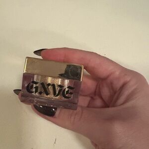 GXVE beauty shadow topper